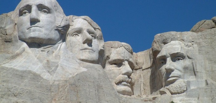 Mount_Rushmore_National_Memorial-e1396304920826
