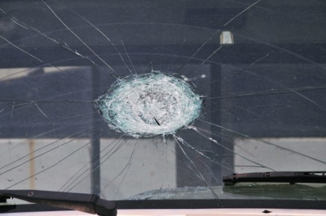 FEMA_-_44376_-_truck_windshield_with_hail_damage_in_OK-e1428370358551